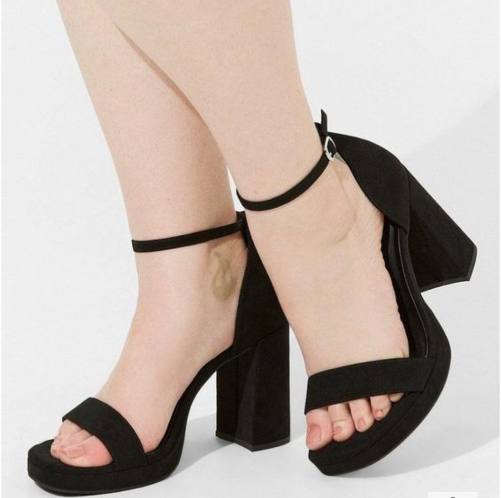 TORRID BLACK SATIN STEAPPY PLATFORM HEELS size 8.5